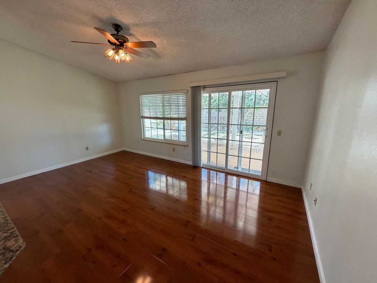 20318 Temple Ave - Photo 6 of 8