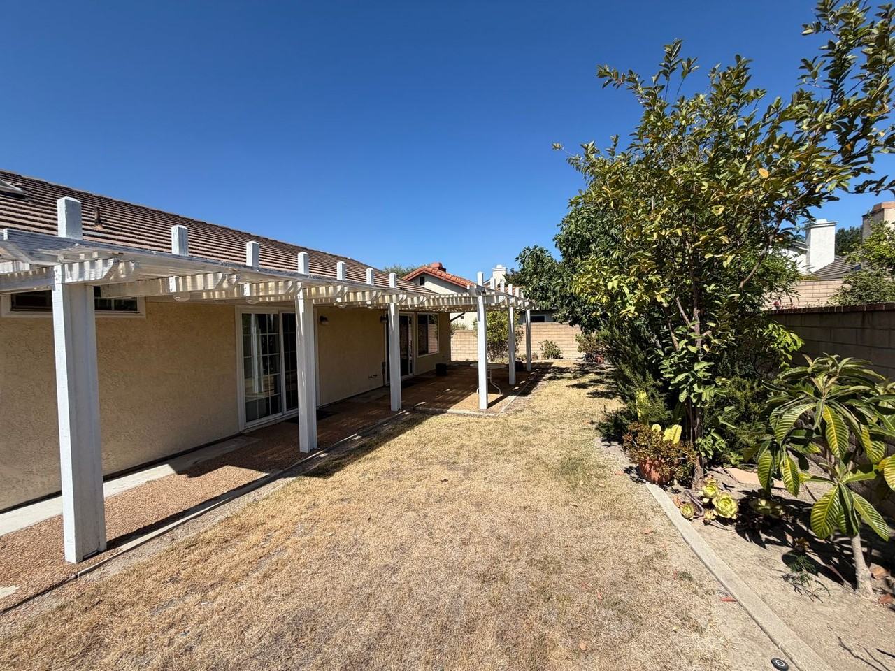 20318 Temple Ave - Photo 7 of 8