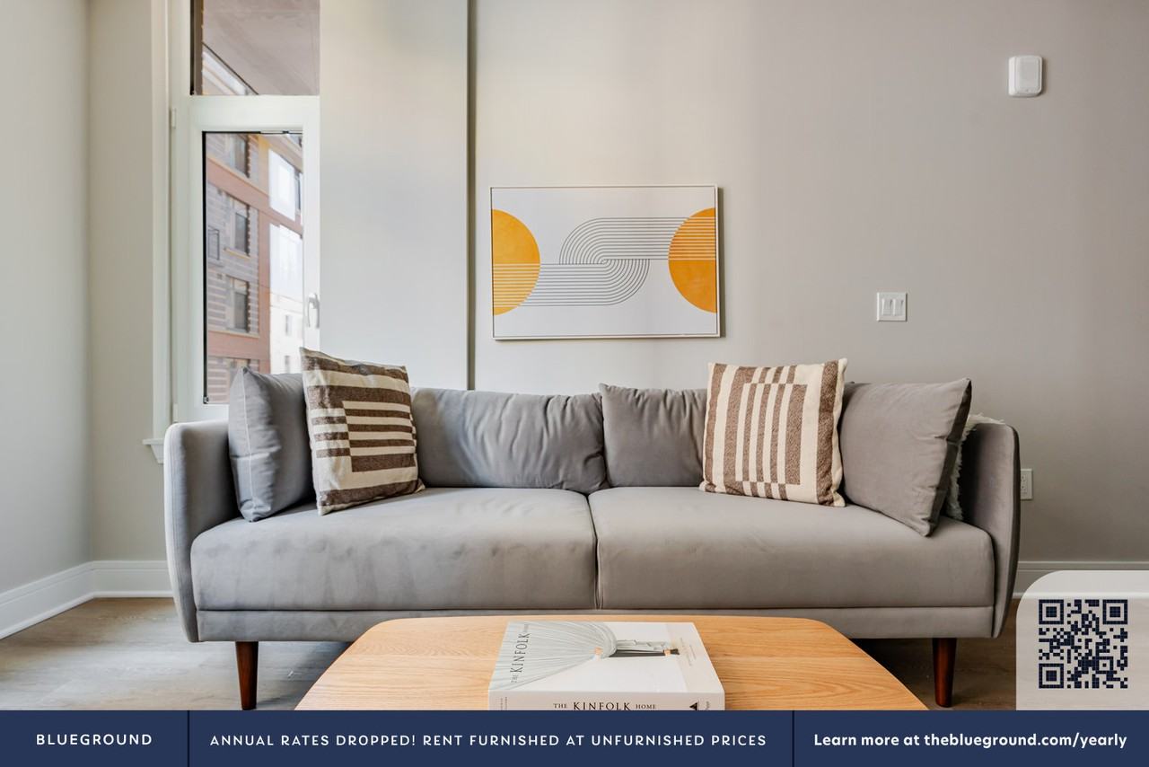4924 Saint Elmo Avenue - Photo 4 of 36