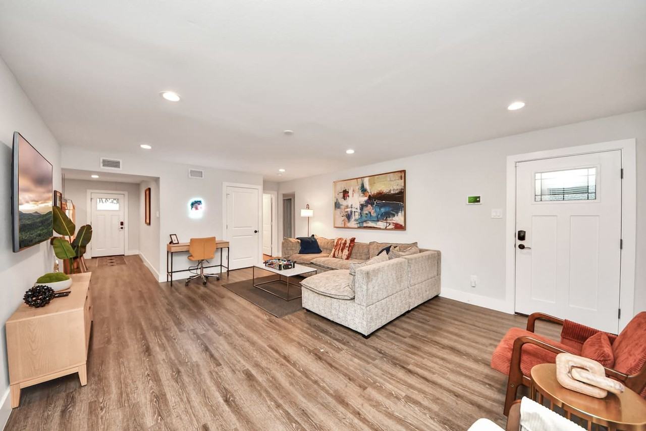 2907 Cleburne St #1589101P - Photo 7 of 50