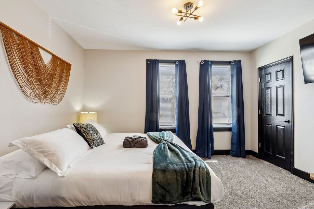 2294 E 86th St #1593879P - Photo 4 of 28