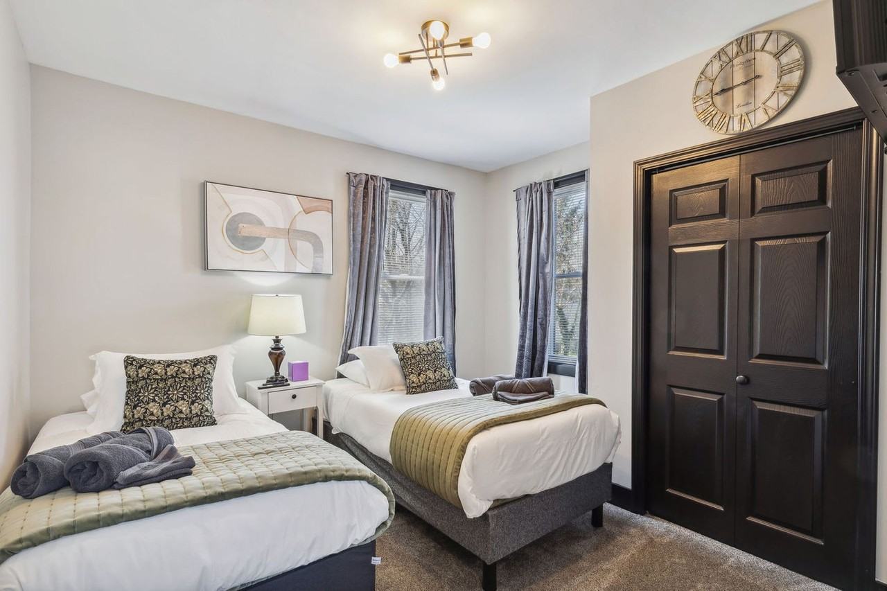 2294 E 86th St #1593879P - Photo 5 of 28