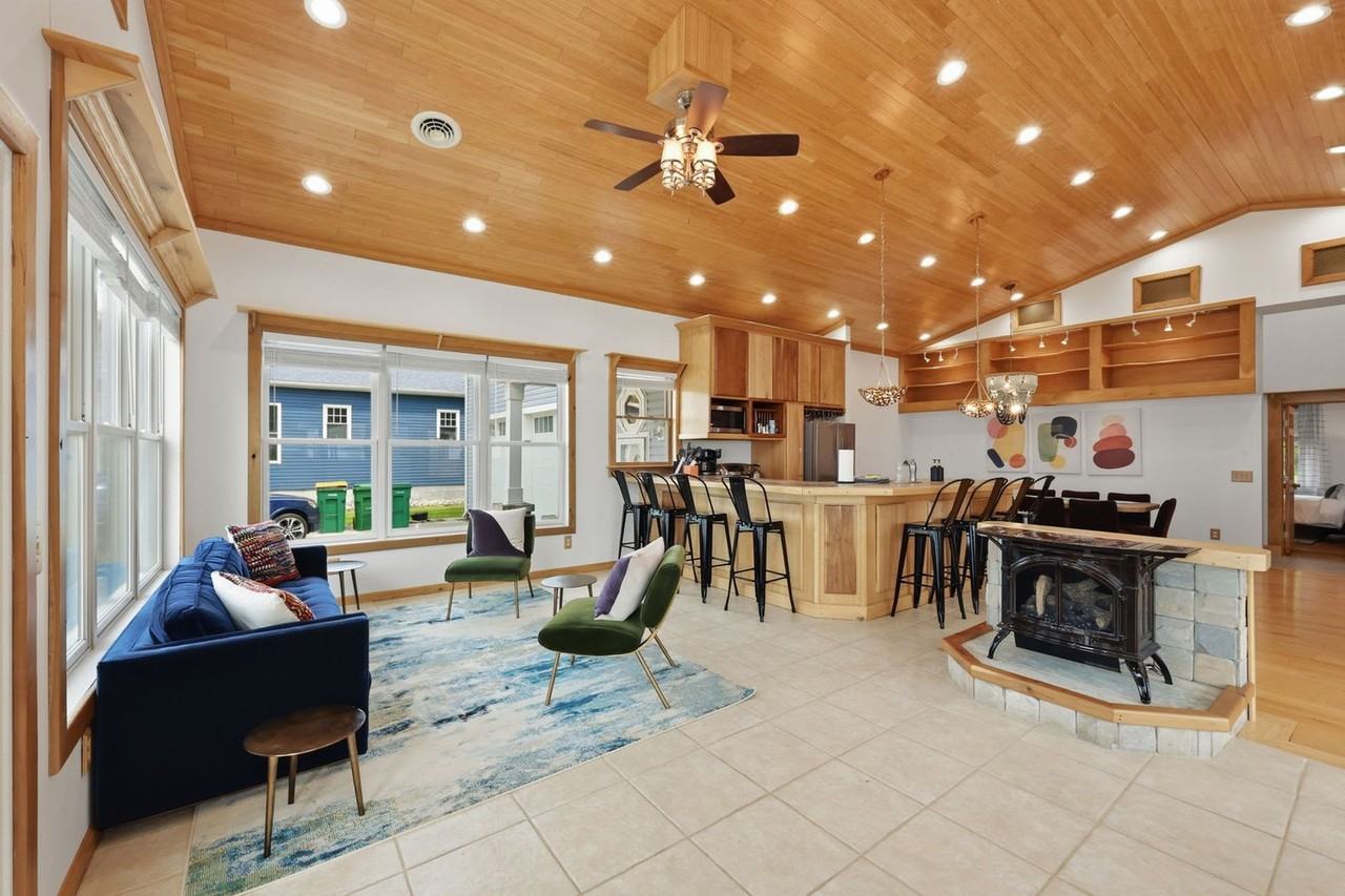 4262 Lake Rd E #1593881P - Photo 3 of 50