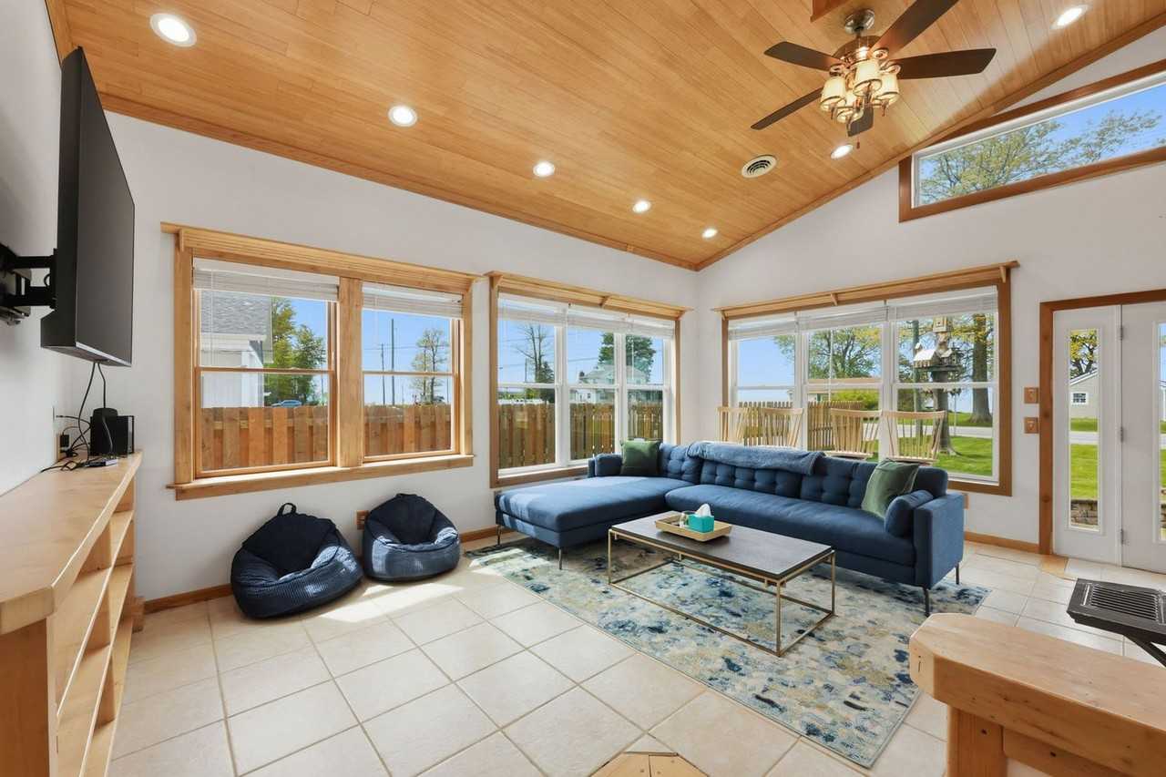 4262 Lake Rd E #1593881P - Photo 4 of 50