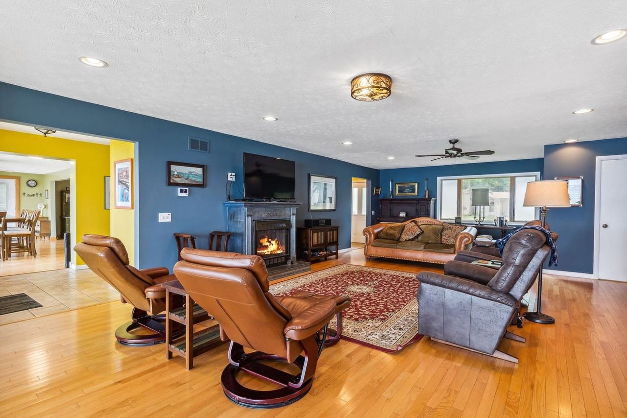 4433 Lake Rd E #1593875P - Photo 2 of 49