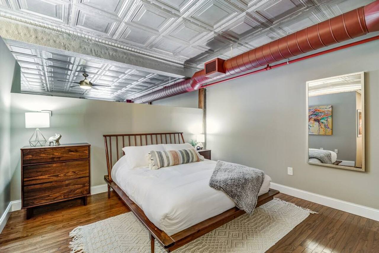 408 W Saint Clair Ave #1593909P - Photo 4 of 13