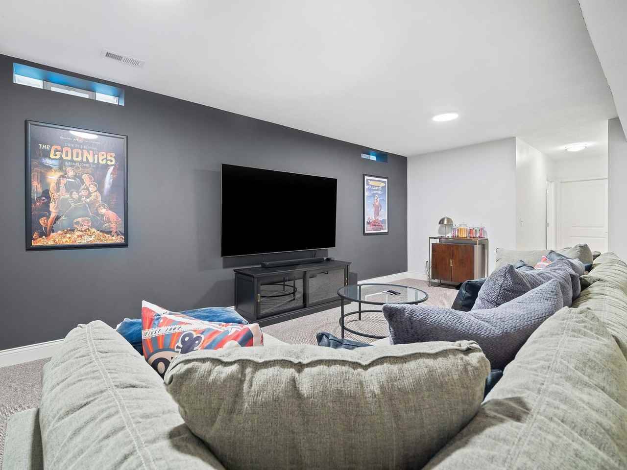 2254 W 11th St #1593906P - Photo 4 of 39