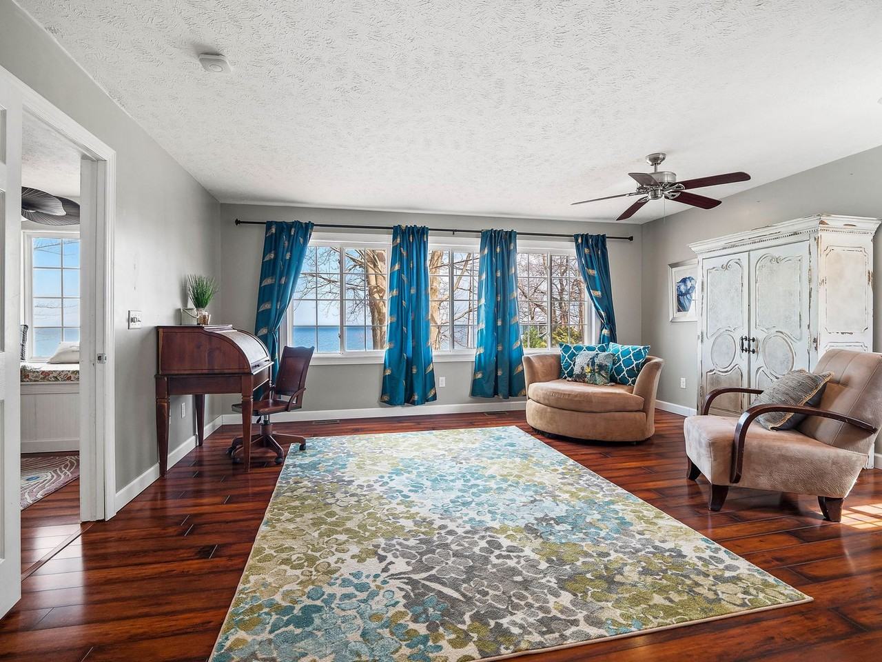 6209 Oakwood Beach Drive #1593908P - Photo 3 of 30