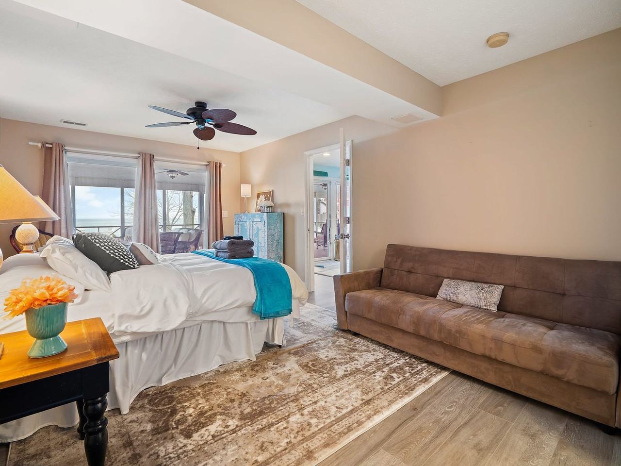 6209 Oakwood Beach Drive #1593908P - Photo 7 of 30