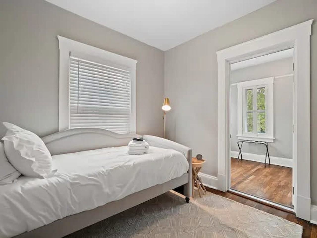 9711 Clifton Blvd #1593901P - Photo 7 of 32