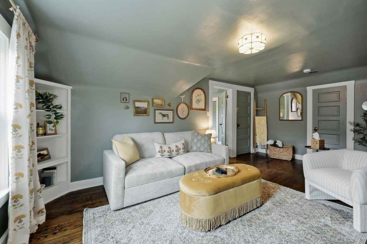 1289 West 102nd Street - Photo 5 of 31