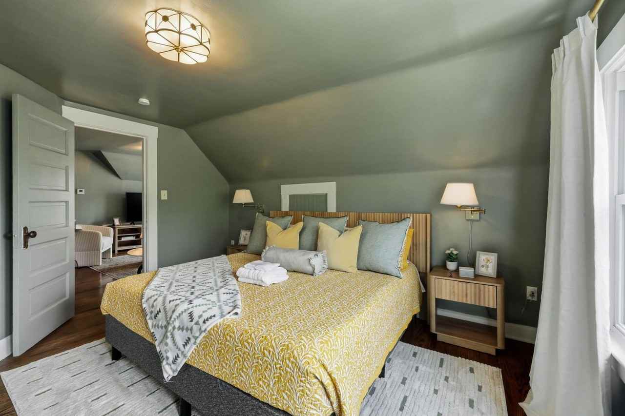 1289 West 102nd Street - Photo 7 of 31