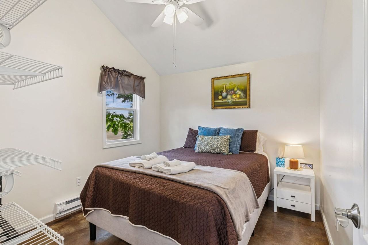 5736 Lake Road East - Photo 6 of 36