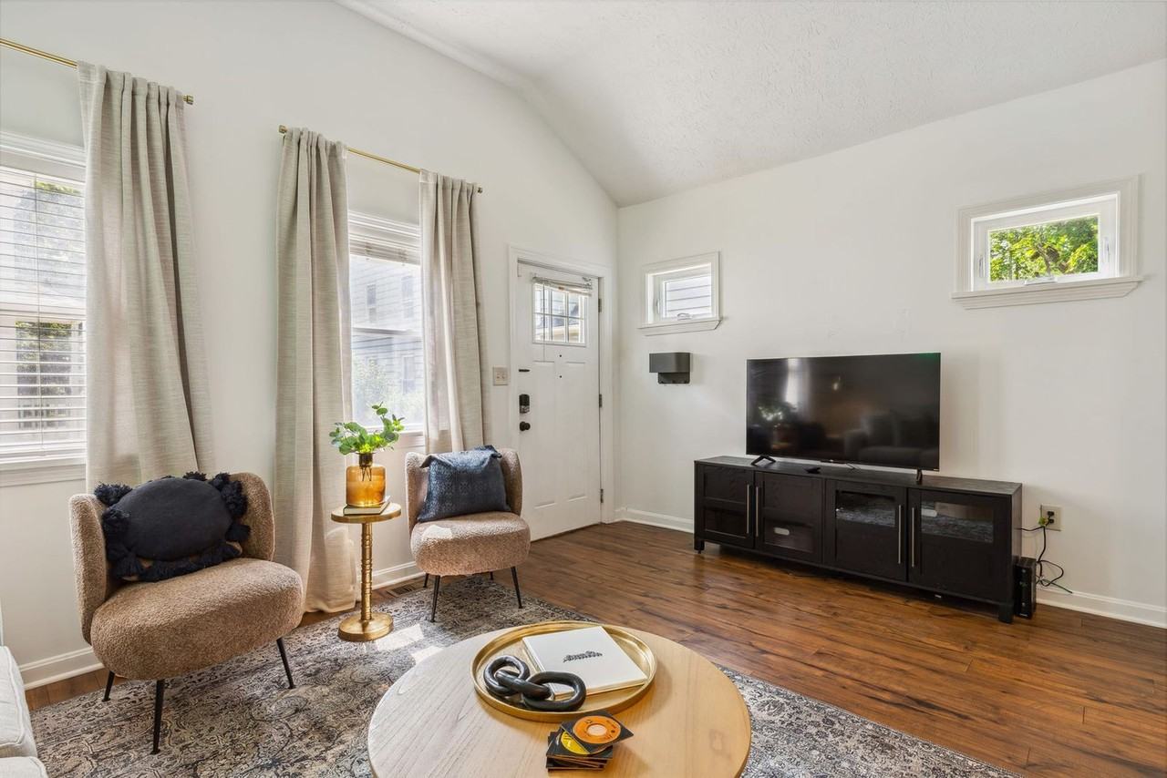 2588 W 11th St #1593915P - Photo 3 of 16