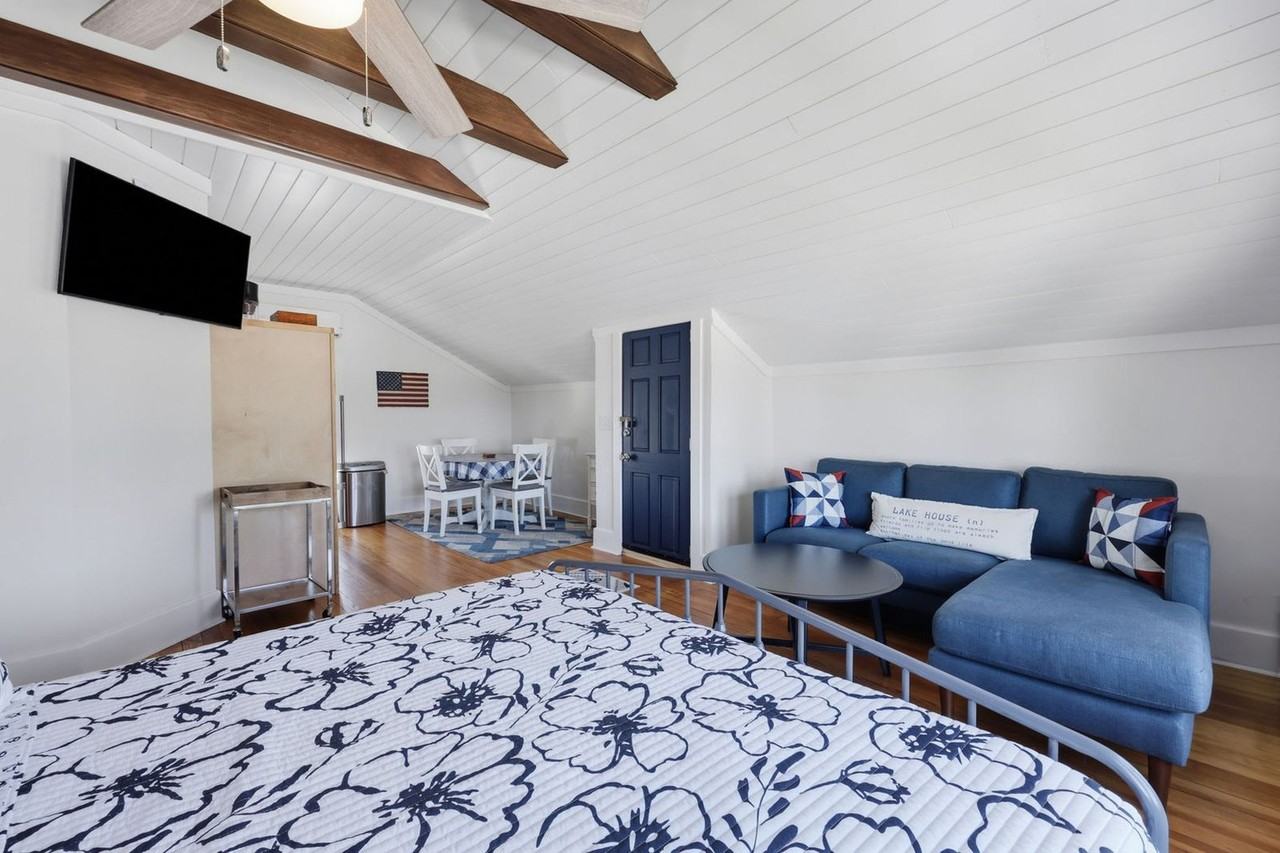 5013 New St #1593914P - Photo 4 of 50