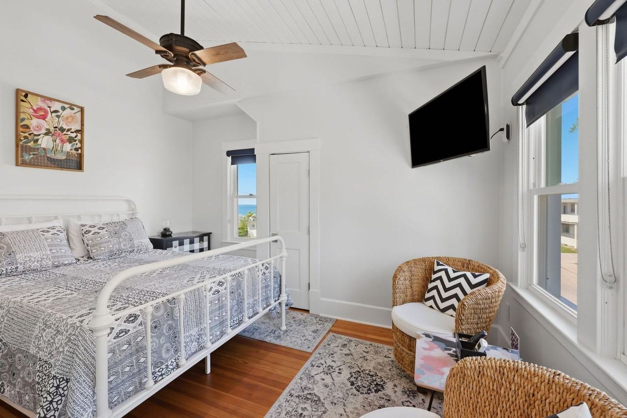 5013 New St #1593914P - Photo 7 of 50