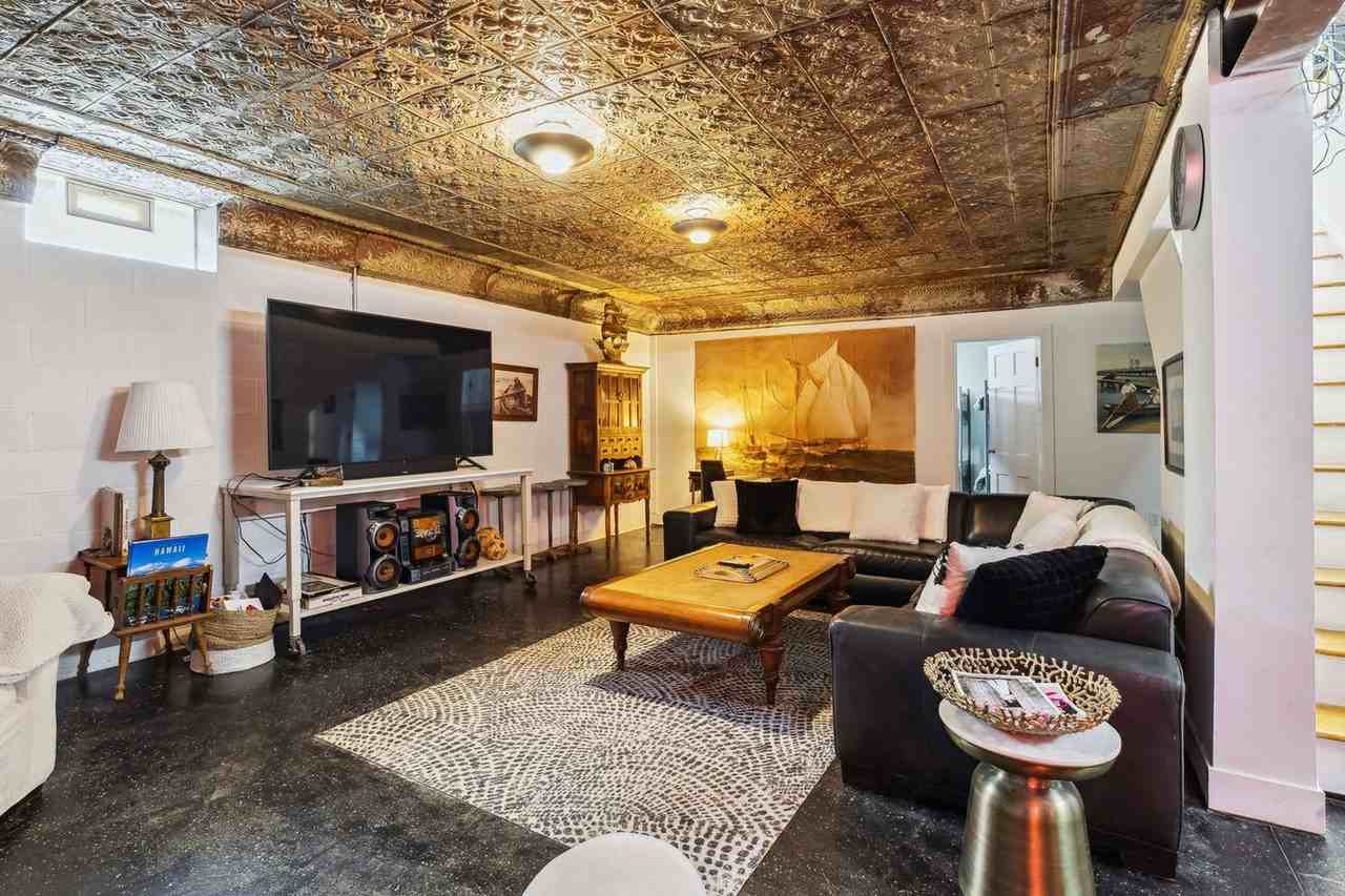 6 Lake Hurst Dr #1593925P - Photo 4 of 50