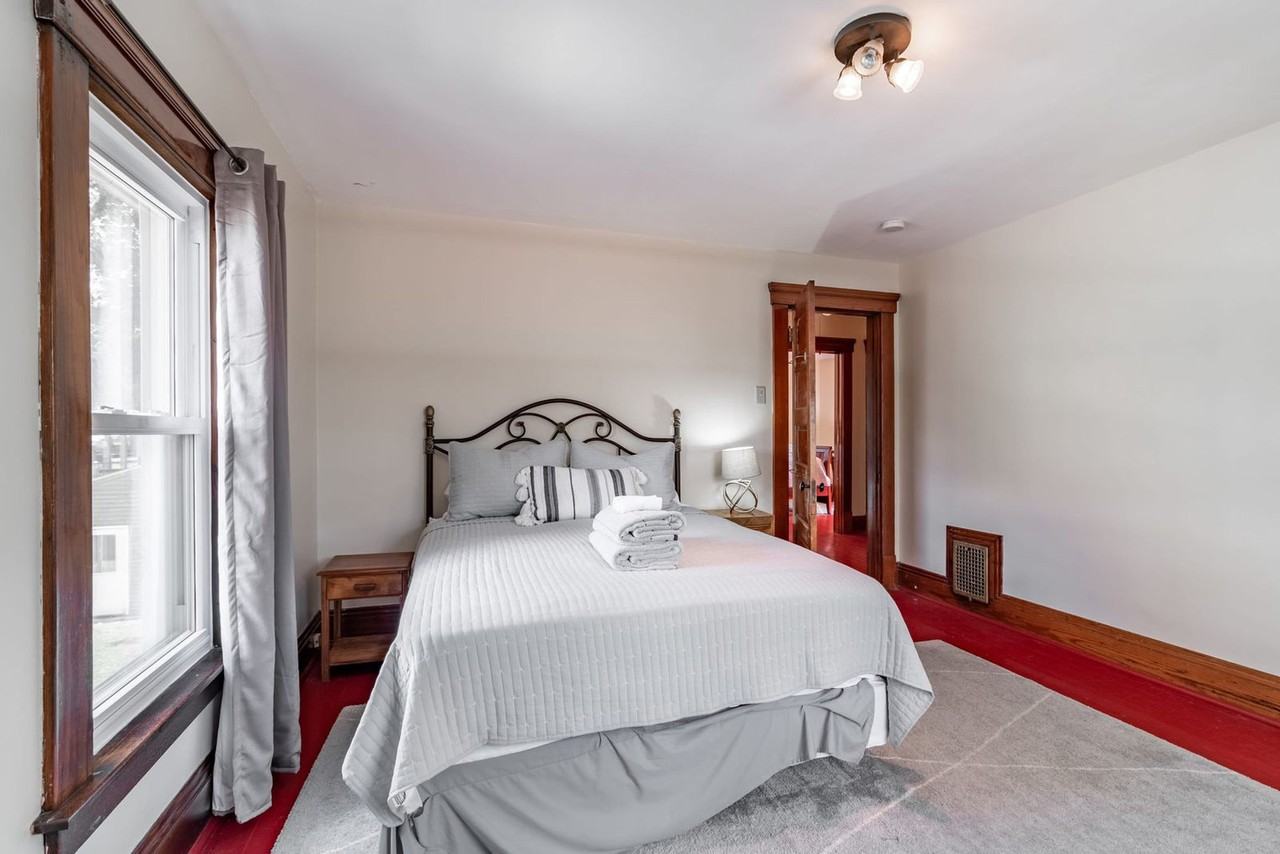 341 N Water St #1593935P - Photo 4 of 18