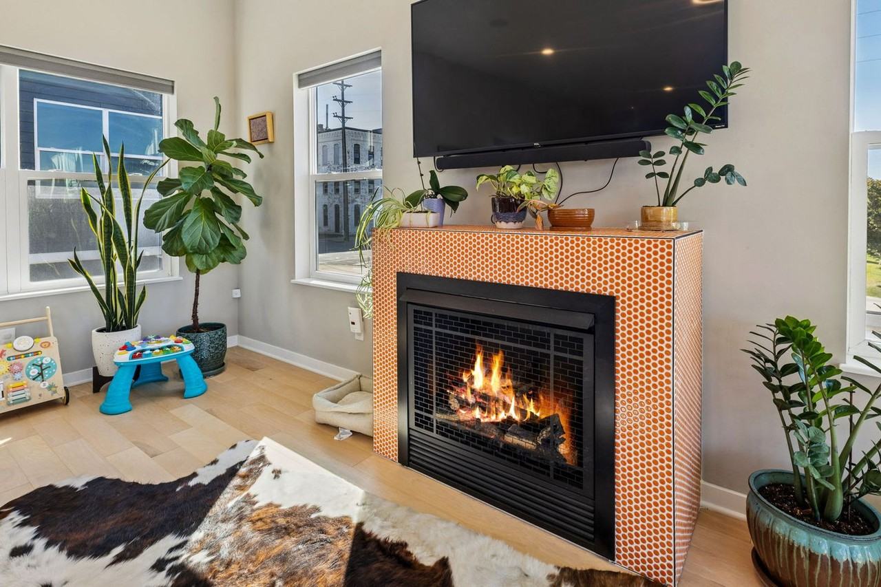 412 W Shoreline Dr #1593934P - Photo 4 of 42