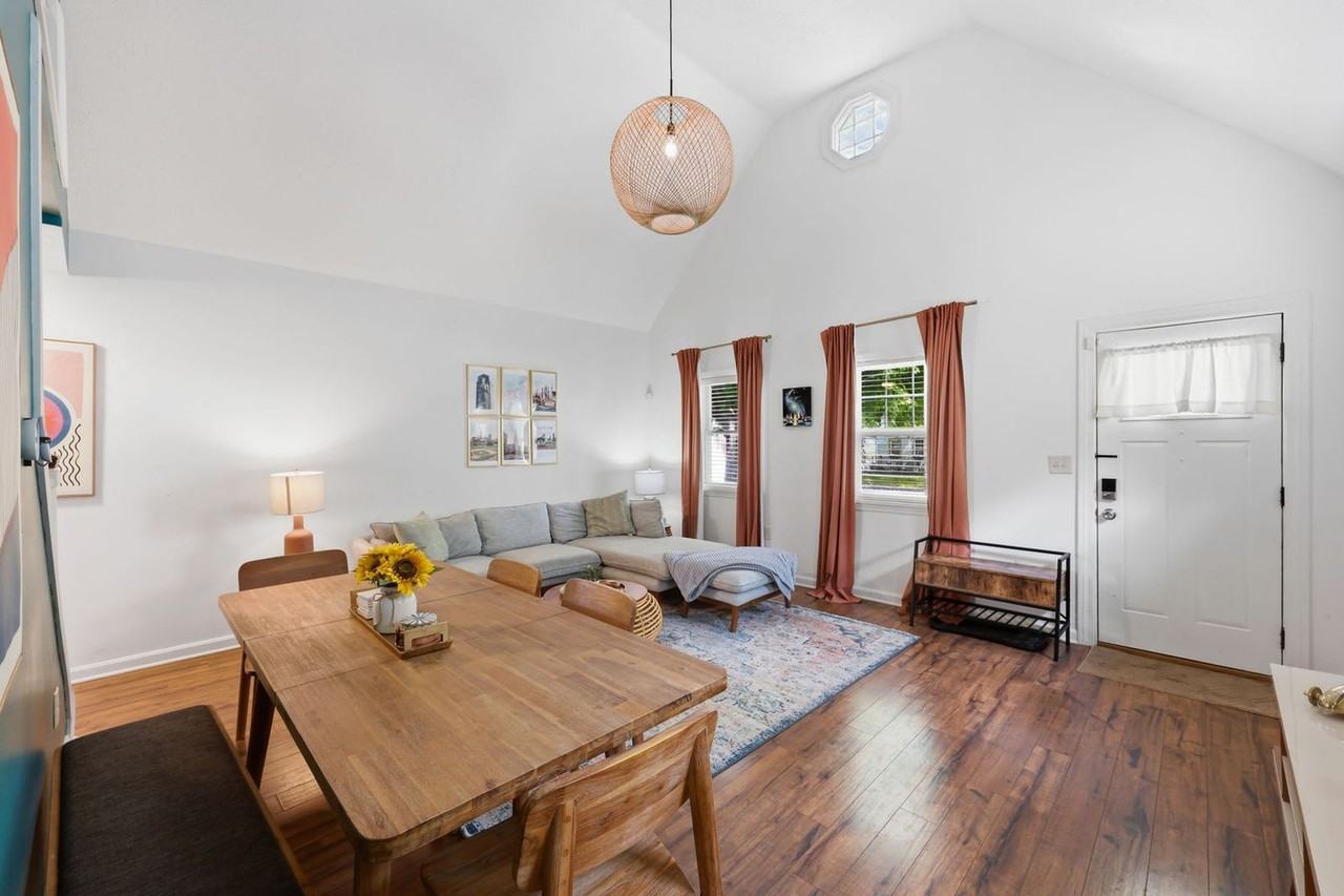 2584 W 11th St #1593971P - Photo 3 of 33