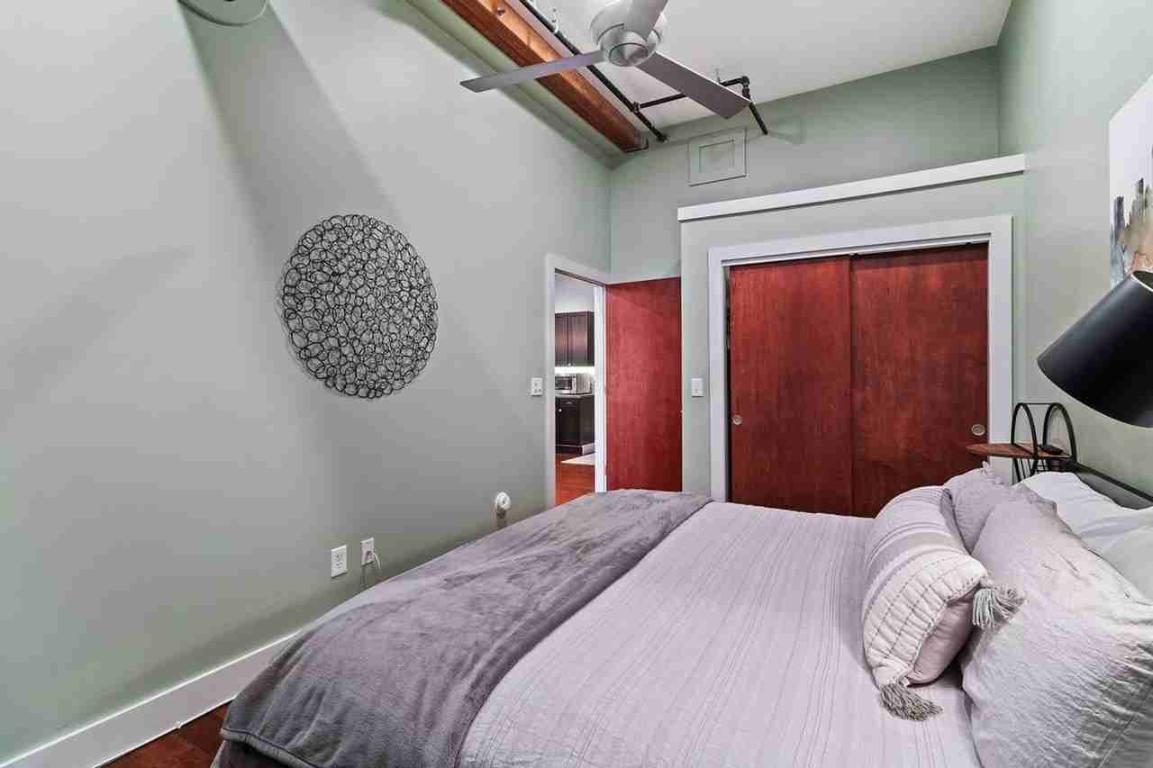 1260 W 4th St #1593984P - Photo 4 of 13
