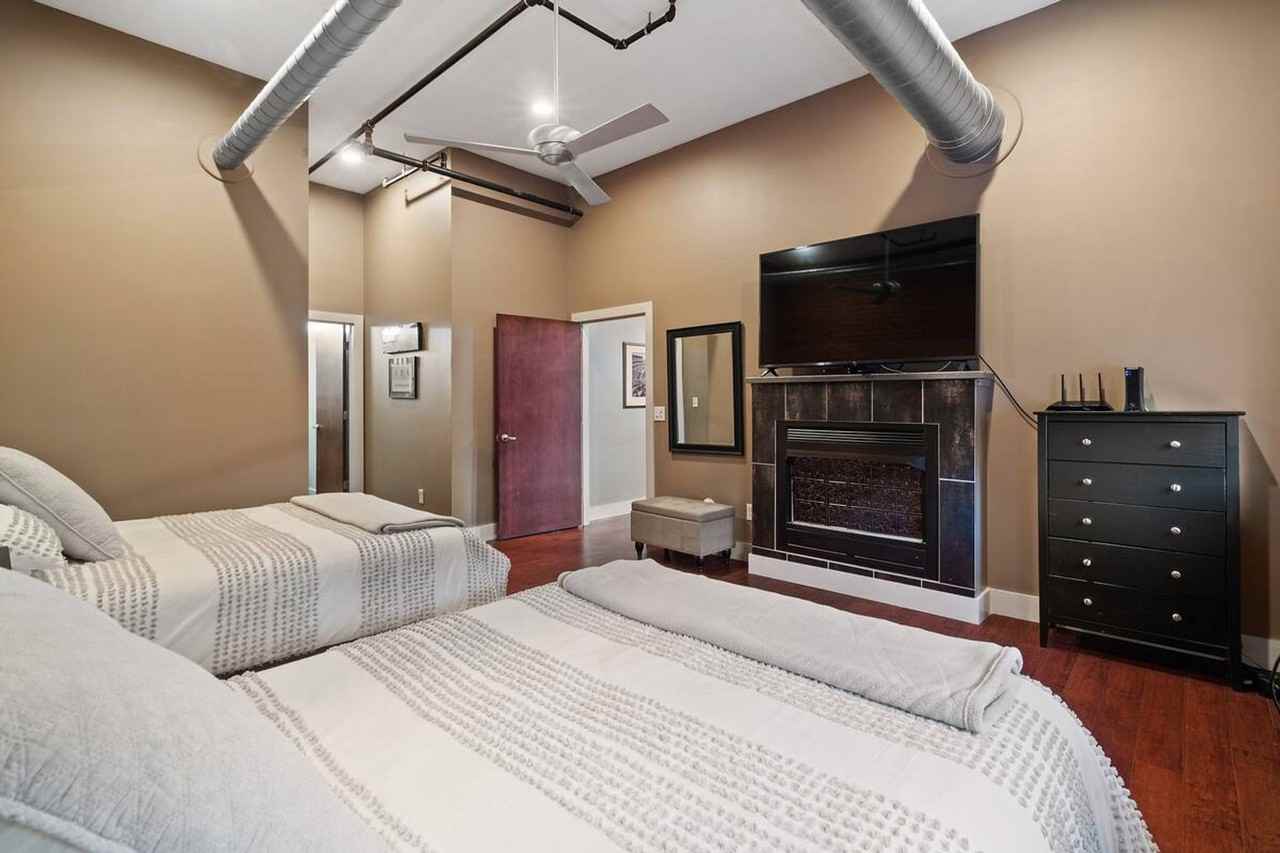 1260 W 4th St #1593984P - Photo 6 of 13