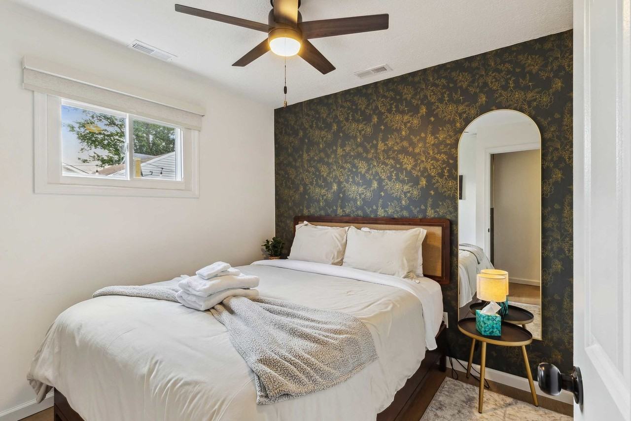 1045 Jefferson St #1593986P - Photo 4 of 34