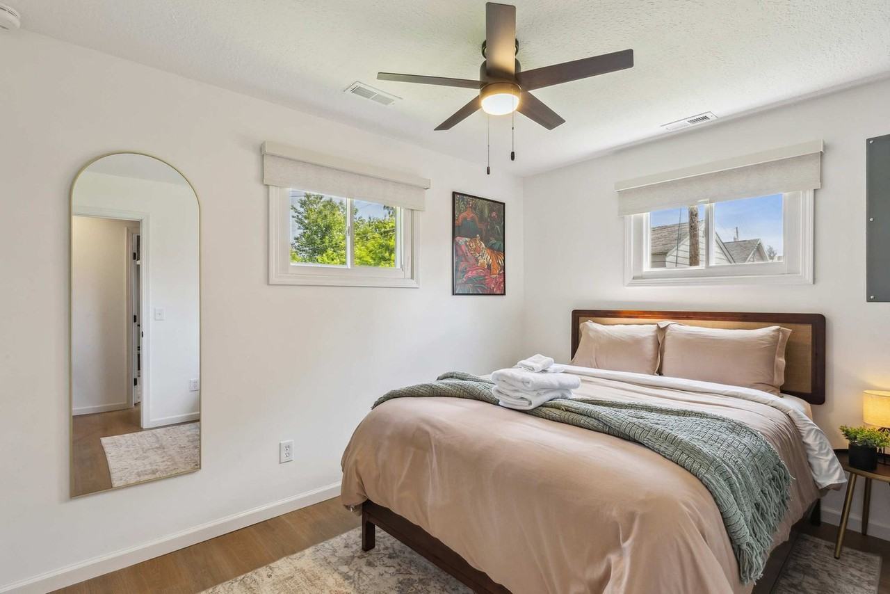 1045 Jefferson St #1593986P - Photo 5 of 34