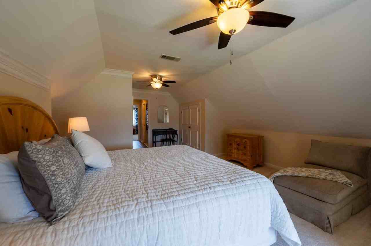 138 Lake Dr #1594585P - Photo 3 of 28