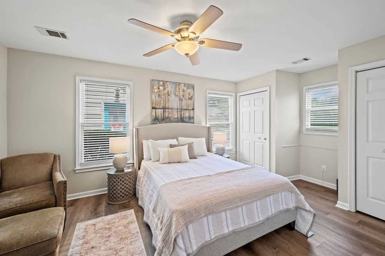 138 Lake Dr #1594585P - Photo 4 of 28