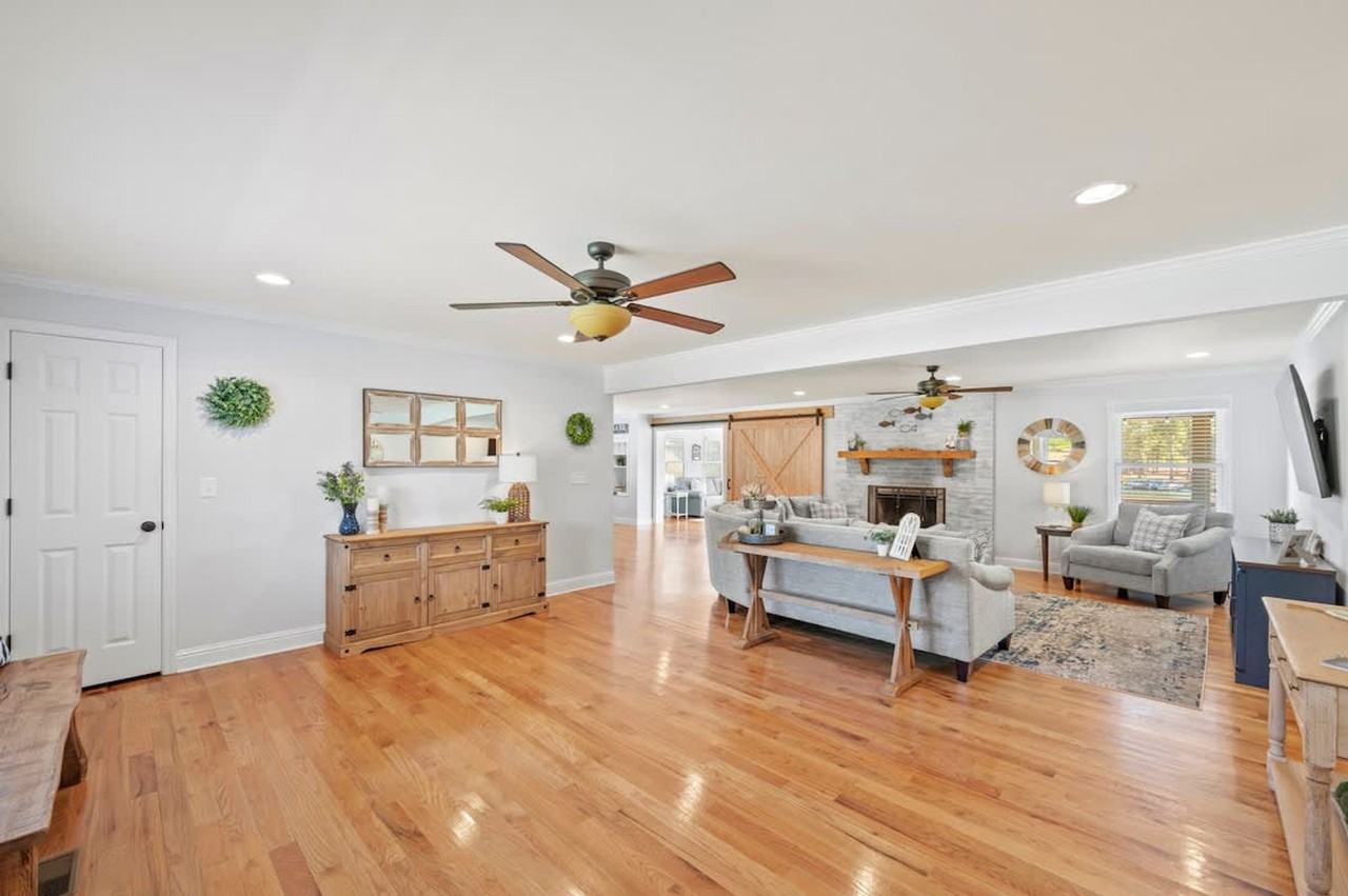 124 Clack Cir #1594704P - Photo 4 of 34