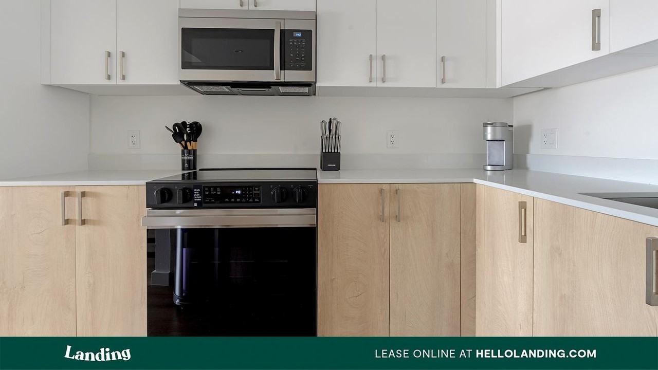1455 NW 121 Ave - Photo 5 of 50