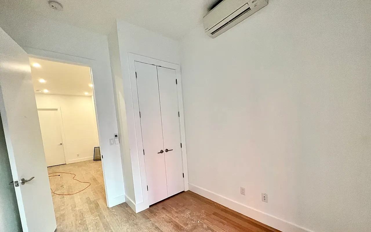 435 Dekalb Avenue #1 - Photo 4 of 4