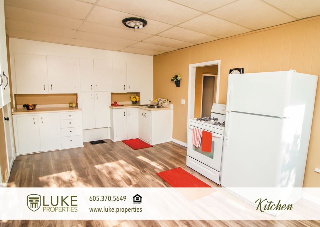 802 N Dakota Ave - Photo 4 of 12