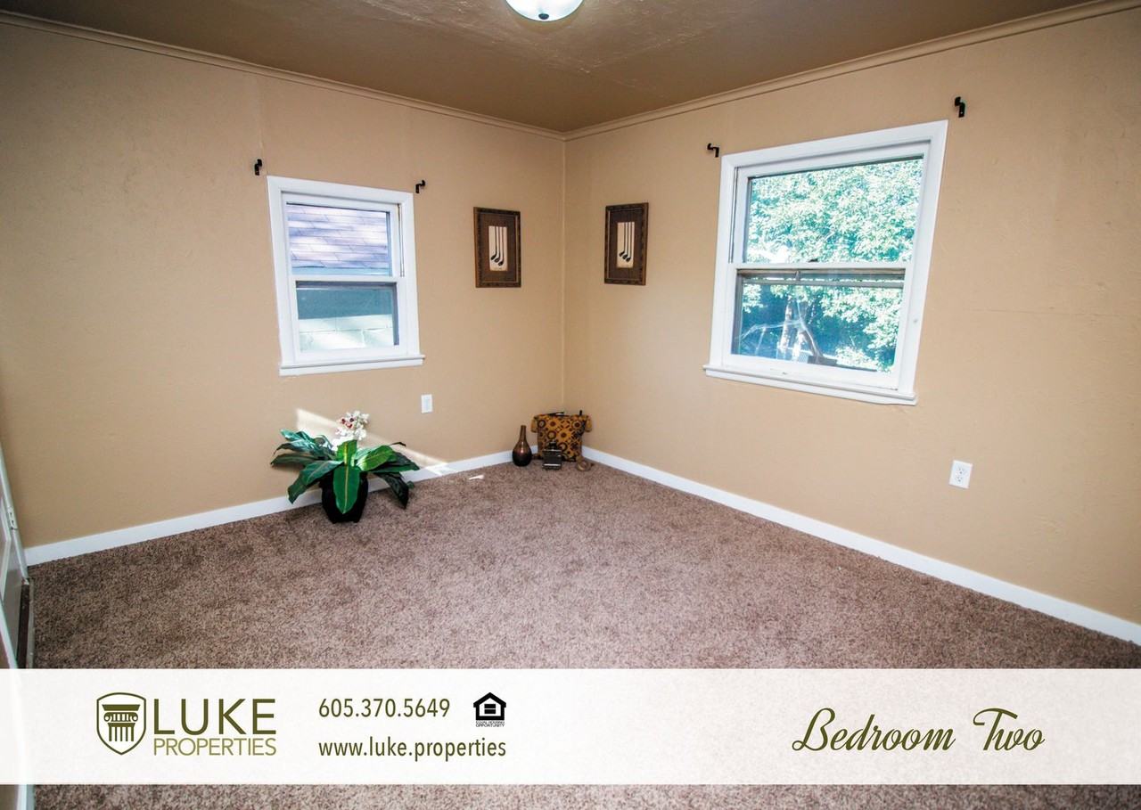 802 N Dakota Ave - Photo 7 of 12
