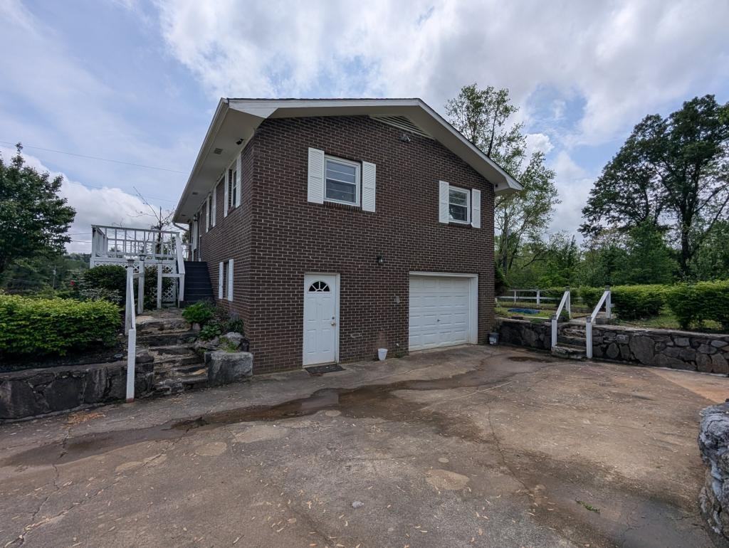 505 N Stanwood Ln - Photo 3 of 23