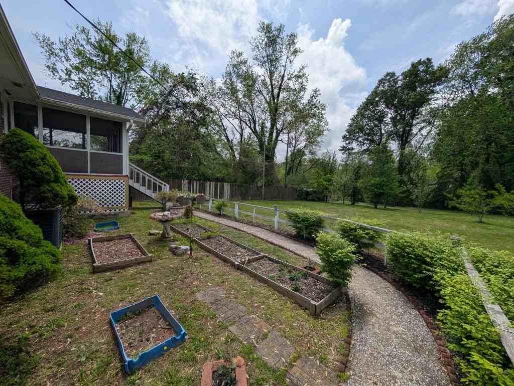 505 N Stanwood Ln - Photo 4 of 23