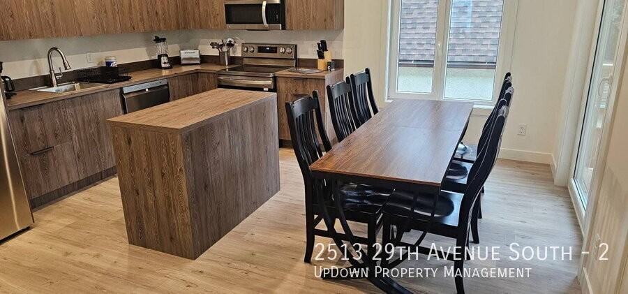 2513 29th Ave S #2 - Photo 5 of 13