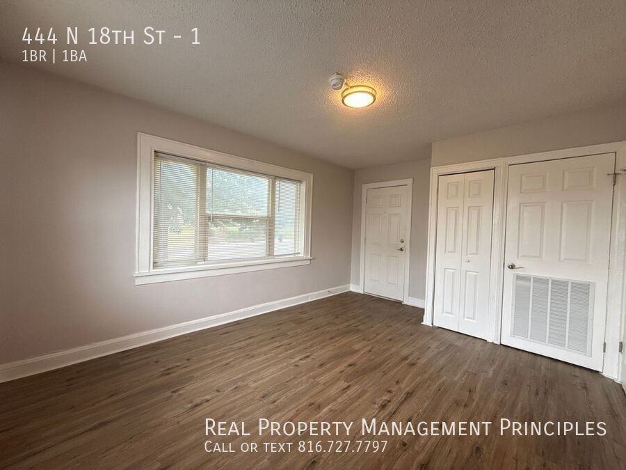 444 N 18th St #1 - Photo 3 of 8