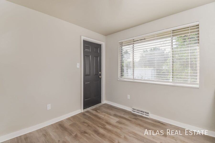 49 S Roosevelt St - Photo 5 of 22