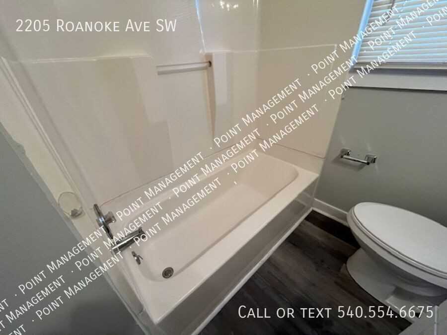 2205 Roanoke Ave Sw - Photo 3 of 12