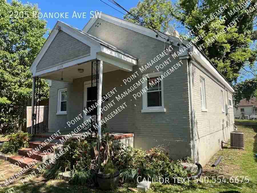 2205 Roanoke Ave Sw - Photo 5 of 12