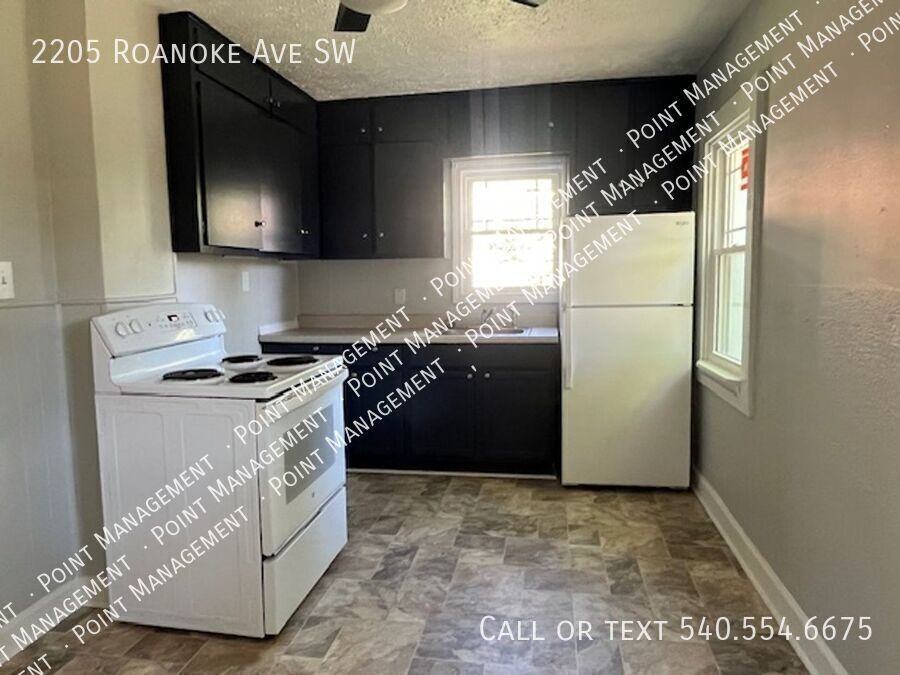 2205 Roanoke Ave Sw - Photo 6 of 12