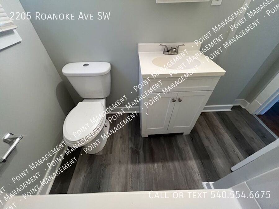 2205 Roanoke Ave Sw - Photo 7 of 12