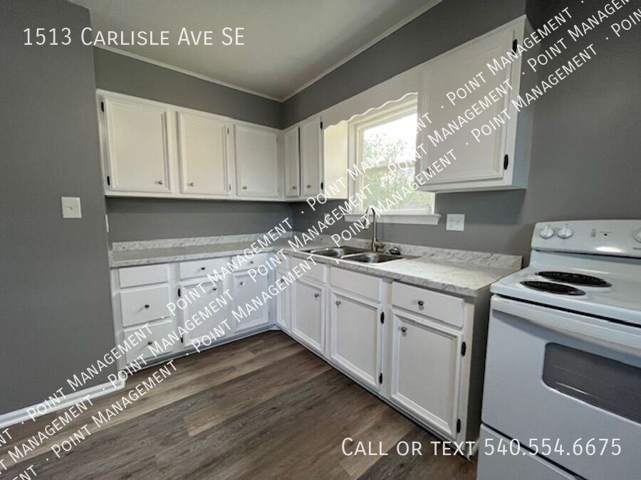 1513 Carlisle Ave Se - Photo 3 of 13