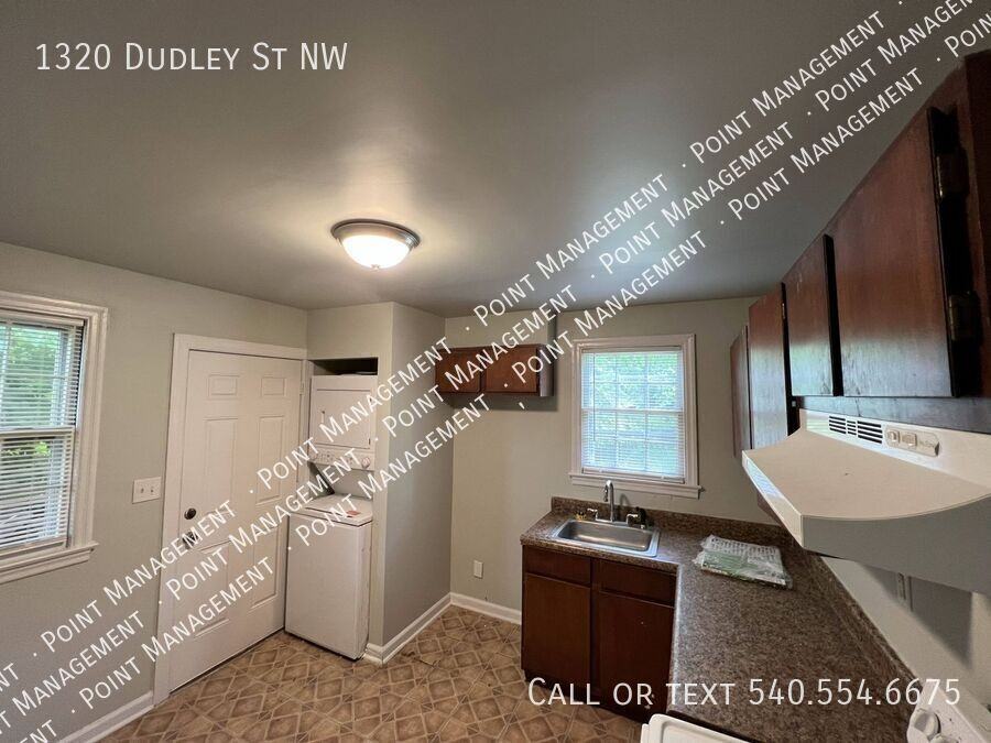 1320 Dudley St Nw - Photo 2 of 7