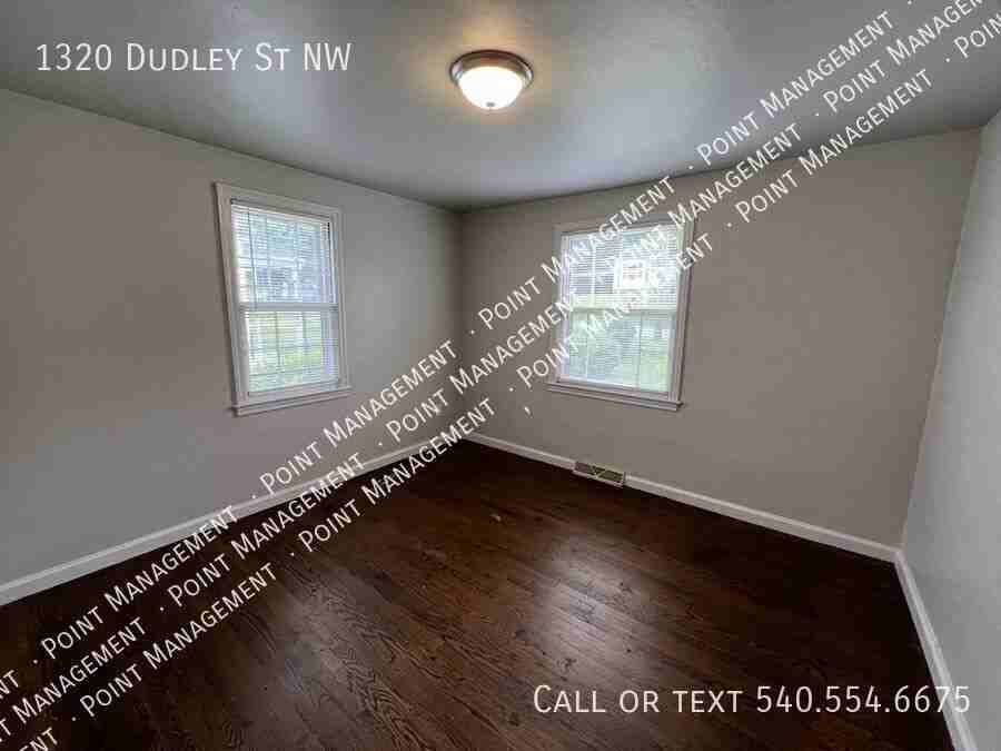 1320 Dudley St Nw - Photo 4 of 7