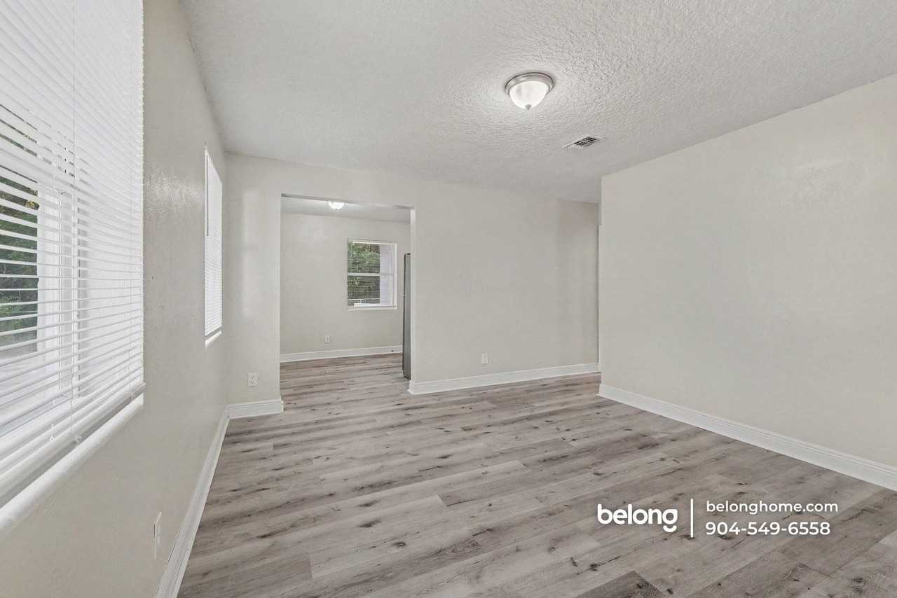 5531 Agra Ct - Photo 6 of 19