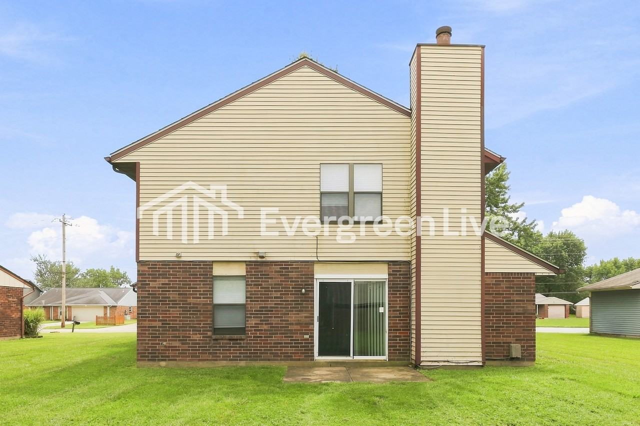 6203 Shull Rd - Photo 3 of 15