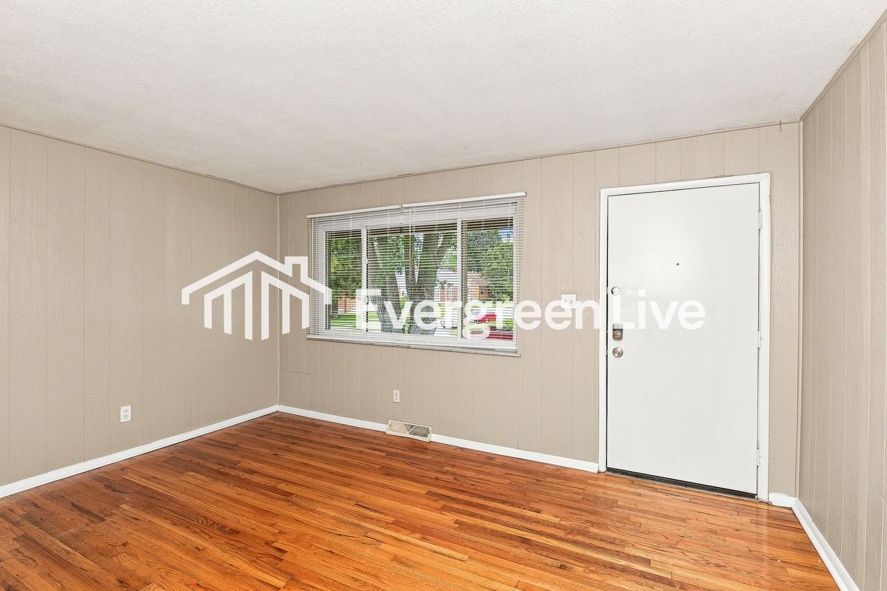 9247 Coogan Dr - Photo 3 of 15